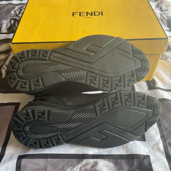 Fendi Flow Sneakers ❤️Authentic ❤️ - Picture 5 of 8